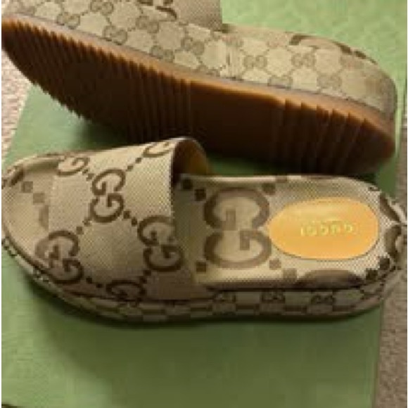 Gucci Angelina GG Canvas Flatform Slide Sandals - Picture 4 of 4